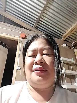 Snapshot of lickmepussy21 chatting on 10.12.25 lickmepussy21 online show from 10.12.25