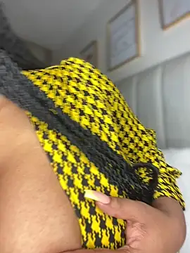 Hyra Ari online show from 12.21.25