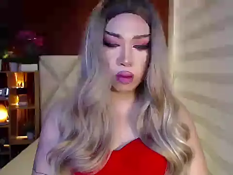 Snapshot of RebecaNextToYou chatting on 10.06.25 RebecaNextToYou online show from 10.06.25