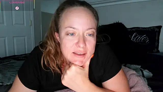 julimonroe online show from 10.08.25