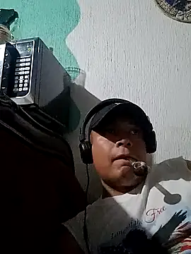 Snapshot of Noctucrasy247 chatting on 12.19.24 Noctucrasy247 online show from 12.19.24