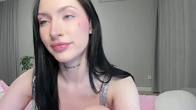 JenniferQueen11 online show from 09.13.25