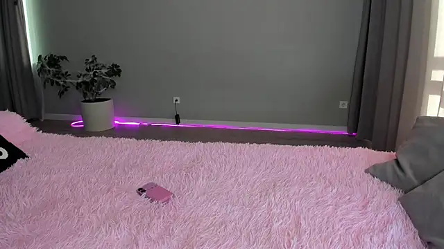 JenniferQueen11 online show from 10.25.25