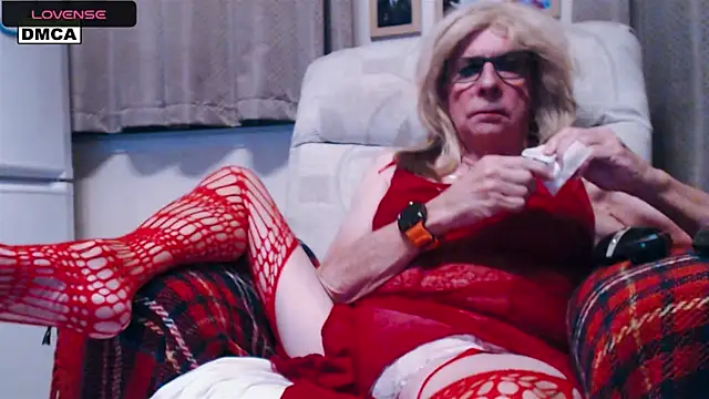 Snapshot of FilthytvGRACIE chatting on 11.08.25 FilthytvGRACIE online show from 11.08.25