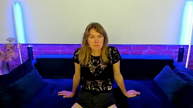 Snapshot of Anabell_xxx chatting on 10.13.25 Anabell xxx online show from 10.13.25