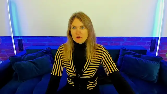 Snapshot of Anabell_xxx chatting on 11.08.25 Anabell xxx online show from 11.08.25