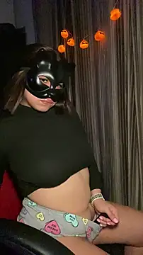 nenalayla online show from 10.15.25