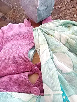 Snapshot of Lattika-Bhabhi chatting on 11.11.25 Lattika-Bhabhi online show from 11.11.25