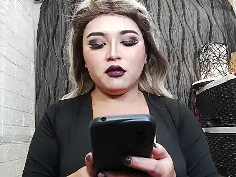 Snapshot of x12inchanaconda chatting on 10.26.25 x12inchanaconda online show from 10.26.25