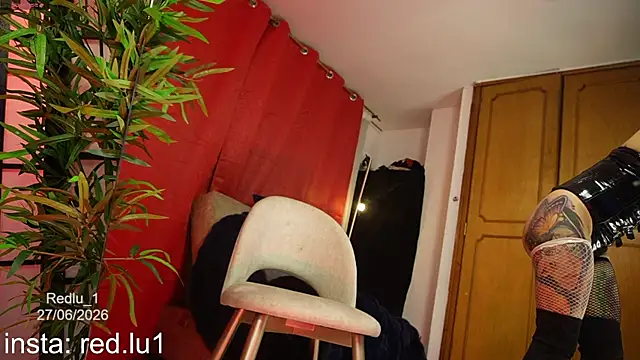 Snapshot of Redlu_1 chatting on 06.27.26 Redlu 1 online show from 06.27.26