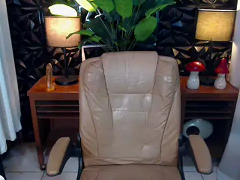 YourBabyGirlExists online show from 12.04.24