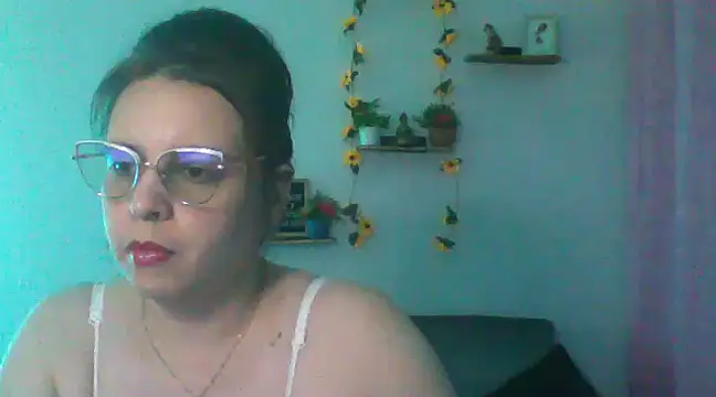 lorenitabella online show from 01.30.25