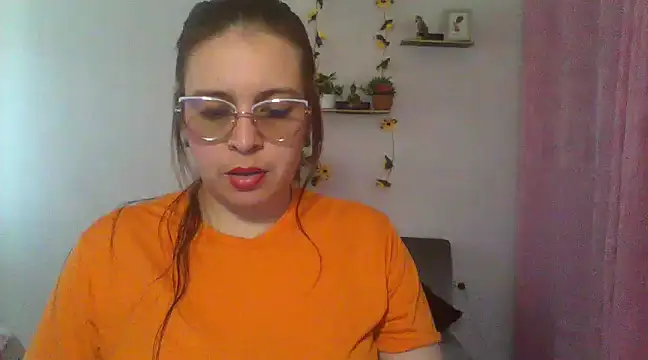 lorenitabella online show from 02.13.25