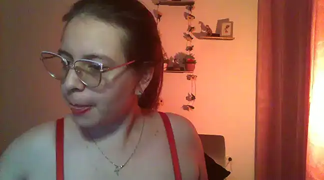 lorenitabella online show from 02.15.25