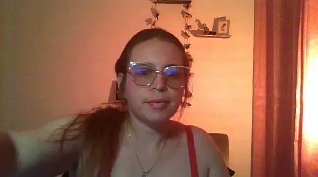 lorenitabella online show from 02.15.25