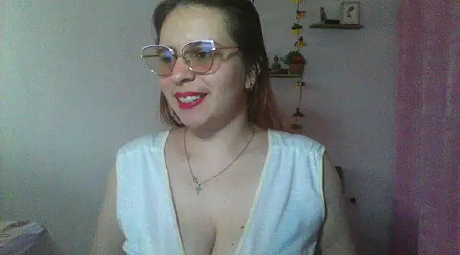 lorenitabella online show from 03.04.25
