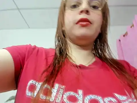 Snapshot of lorenitabella chatting on 09.26.25 lorenitabella online show from 09.26.25