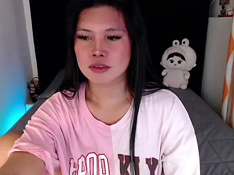 Snapshot of Angelic_Fuckerxxx chatting on 10.27.25 Angelic Fuckerxxx online show from 10.27.25