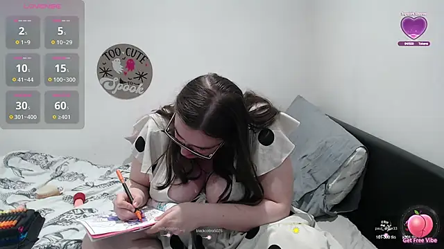 Snapshot of Rebecca_Summer chatting on 09.23.25 Rebecca Summer online show from 09.23.25