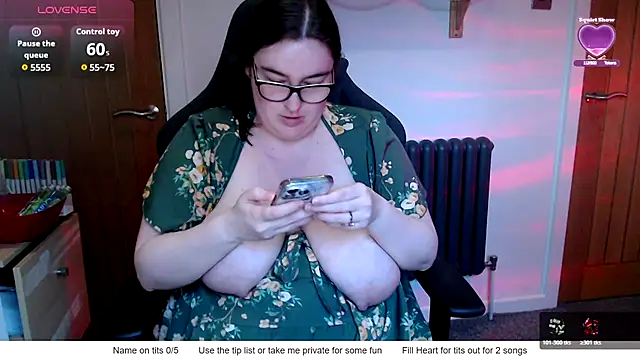 Rebecca Summer online show from 03.04.26