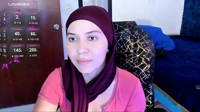 Snapshot of MatchedEyebrow chatting on 06.18.26 MatchedEyebrow online show from 06.18.26