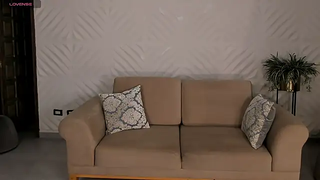 MadelineFox online show from 04.21.26