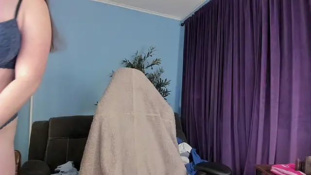 Kelly Carolina online show from 04.09.26