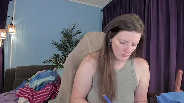 Snapshot of Kelly_Carolina chatting on 04.22.26 Kelly Carolina online show from 04.22.26