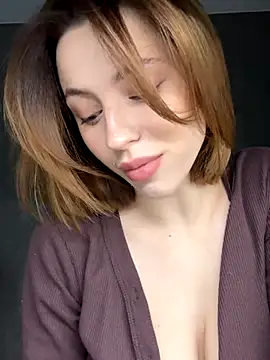 Snapshot of Camilla_Railian chatting on 10.03.25 Camilla Railian online show from 10.03.25