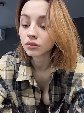 Snapshot of Camilla_Railian chatting on 10.04.25 Camilla Railian online show from 10.04.25