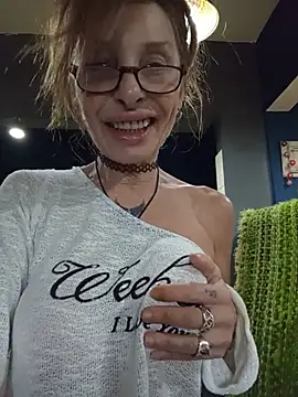 Snapshot of FrozenWaffle chatting on 07.18.26 FrozenWaffle online show from 07.18.26