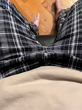 Snapshot of MrandMrsHaze chatting on 02.08.26 MrandMrsHaze online show from 02.08.26