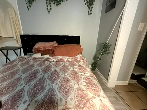 linalooove online show from 10.28.25