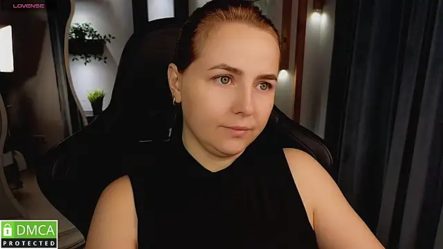 Snapshot of Mira_Mermayd chatting on 10.08.25 Mira Mermayd online show from 10.08.25