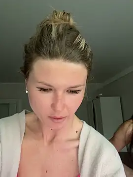 Snapshot of AngelMiaM chatting on 05.21.26 AngelMiaM online show from 05.21.26