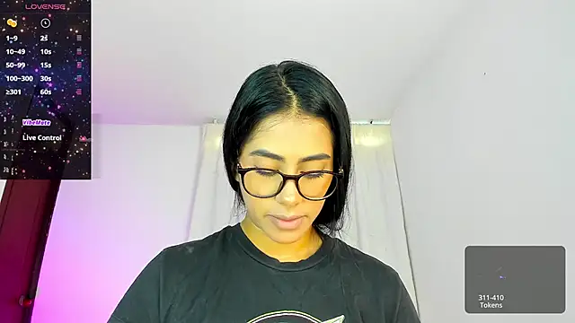 Snapshot of VioletaSotter chatting on 10.20.25 VioletaSotter online show from 10.20.25