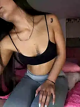 Snapshot of amycute_ chatting on 12.04.24 amycute online show from 12.04.24