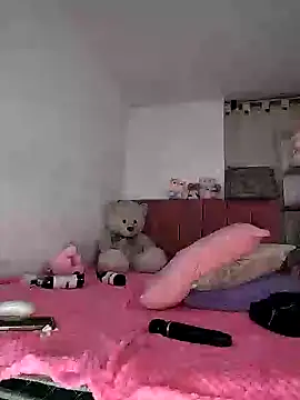 Snapshot of amycute_ chatting on 12.07.24 amycute online show from 12.07.24