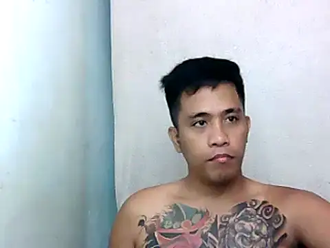 Snapshot of Thyler08 chatting on 12.04.24 Thyler08 online show from 12.04.24