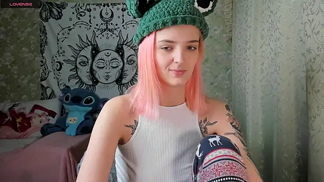 Snapshot of Cutie_Adelia chatting on 01.04.25 Cutie Adelia online show from 01.04.25