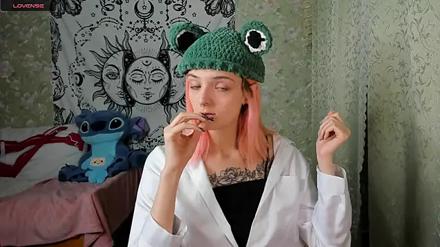 Snapshot of Cutie_Adelia chatting on 01.16.25 Cutie Adelia online show from 01.16.25