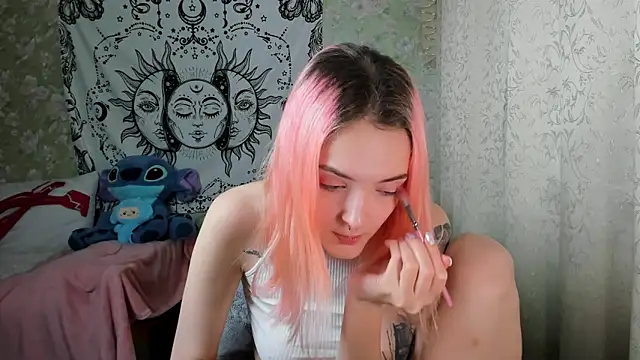 Snapshot of Cutie_Adelia chatting on 01.28.25 Cutie Adelia online show from 01.28.25