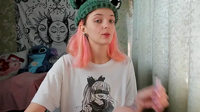 Snapshot of Cutie_Adelia chatting on 02.06.25 Cutie Adelia online show from 02.06.25