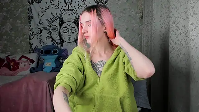 Snapshot of Cutie_Adelia chatting on 02.11.25 Cutie Adelia online show from 02.11.25