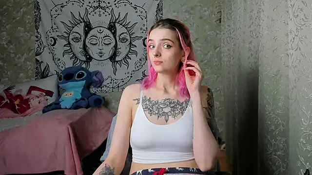 Snapshot of Cutie_Adelia chatting on 03.14.25 Cutie Adelia online show from 03.14.25