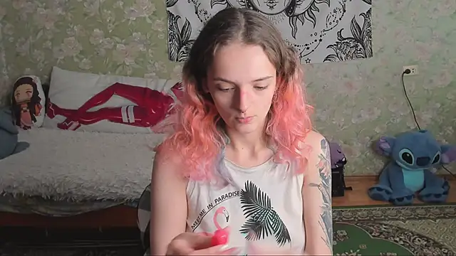 Snapshot of Cutie_Adelia chatting on 10.31.25 Cutie Adelia online show from 10.31.25