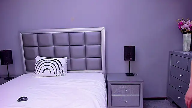 Snapshot of HellennSweet chatting on 10.22.25 HellennSweet online show from 10.22.25