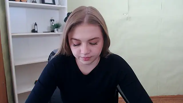 CrazyGloria online show from 02.24.25