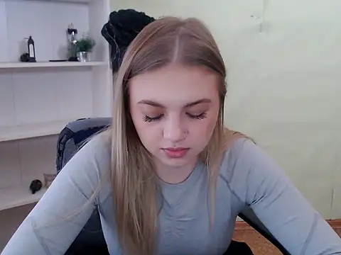 CrazyGloria online show from 03.05.25