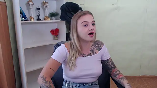 CrazyGloria online show from 09.21.25
